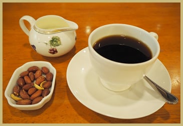caf'e ROXA（カフェ・ローシャ）でくつろぎの空間で価値ある一杯を。